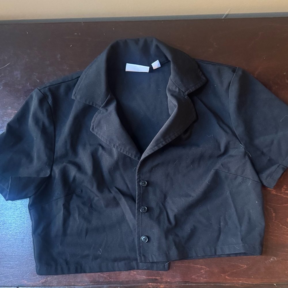 Aritzia black crop button up